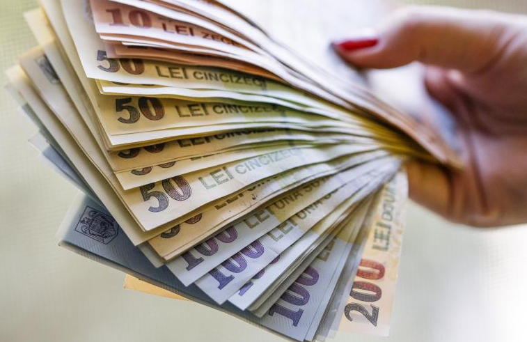 Salariul mediu net a fost în martie 2.342 RON